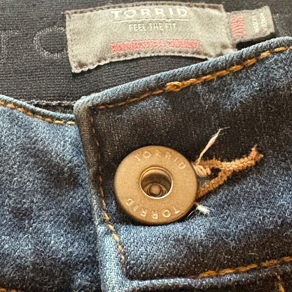 Torrid Bombshell Skinny Distressed Women’s Jeans 20XS Premium Stretch - Picture 4 of 8